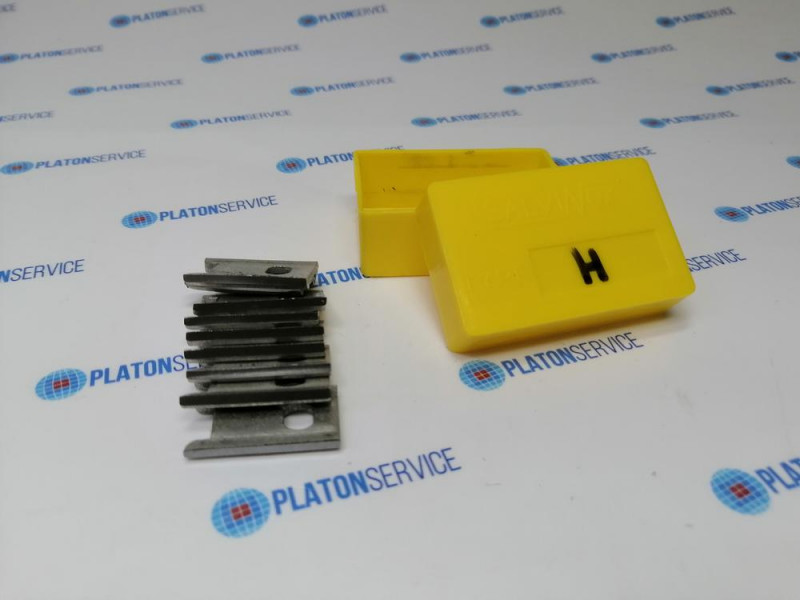 Лезвия сменные нержавеющая сталь размер H-82 (22) тип Unger кол-во в уп-вке 9штук