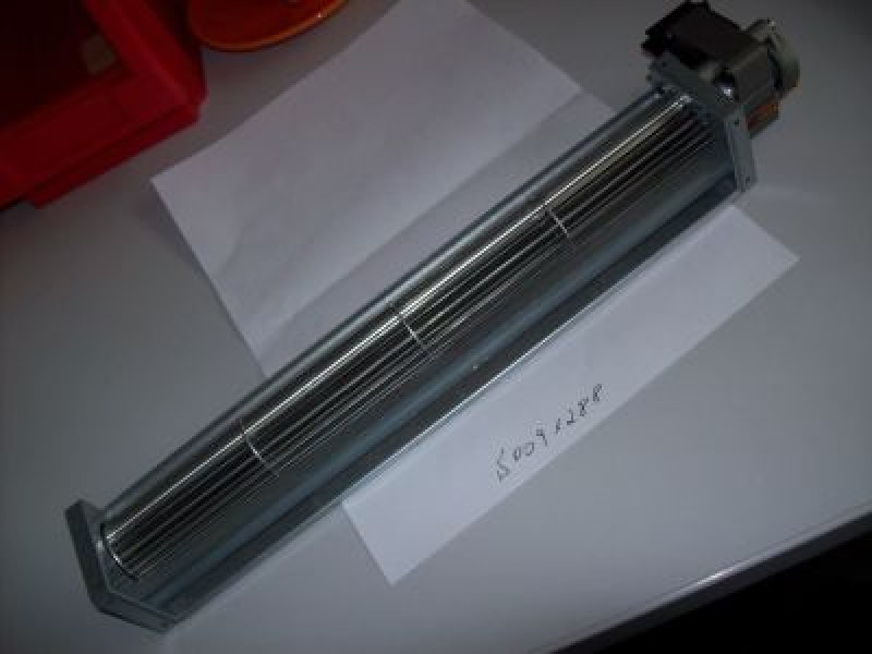 Вентилятор с поперечным потоком 230В мотор справа ø валка 30мм В 45мм Д 365мм Ш 80мм 50Гц