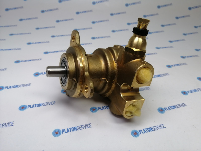 Головка насоса фланец с 3мя отверстиями присоединение 3/8" NPT латунь Д 82мм с байпасом