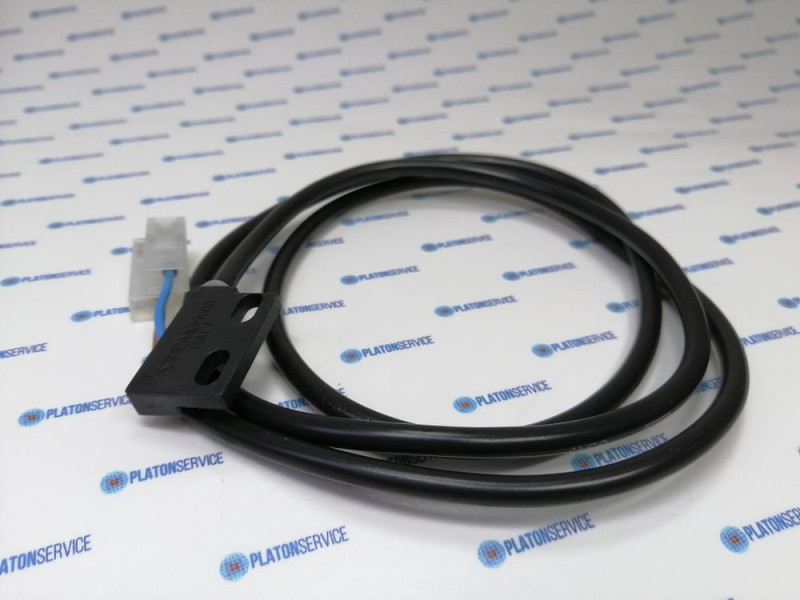 Выключатель электромагнитный 250В 4А присоединение кабель длина провода 1000мм Д 29мм