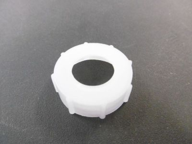 Гайка накидная