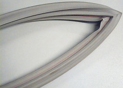 Уплотнитель дверной