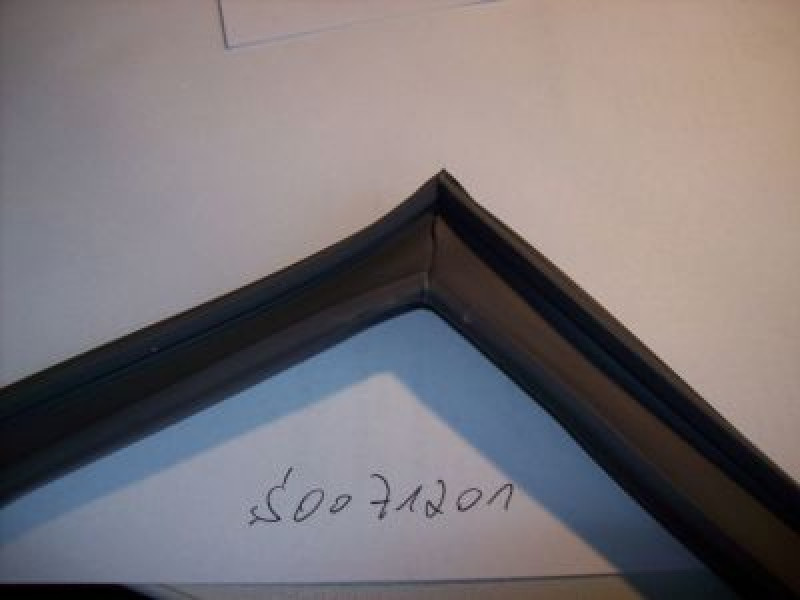 Уплотнитель профиль 9010 Ш 868мм Д 909мм CBB004