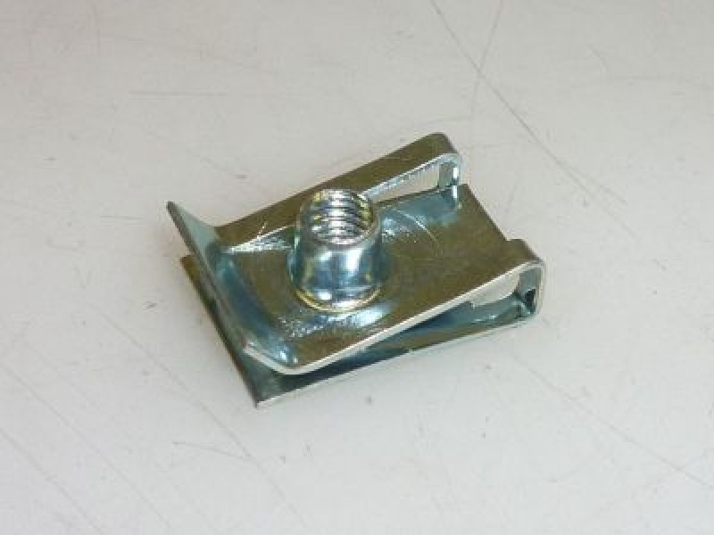 MOLLETTA DI FISSAGGIO FILETTATA M5