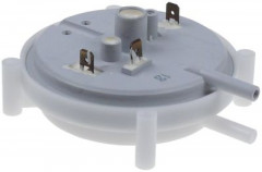 Прессостат диапазон давлений 0,8/0,6мбар присоединение 6 мм 250В