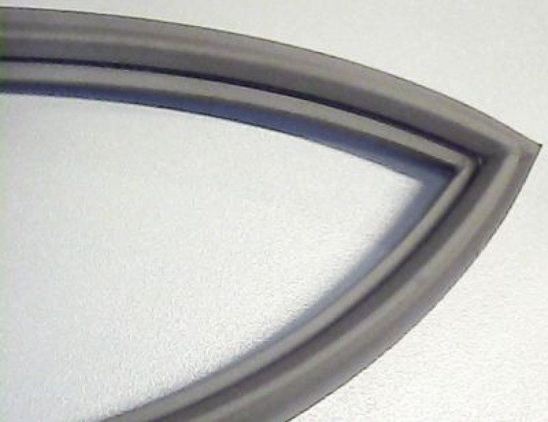 Уплотнитель дверной