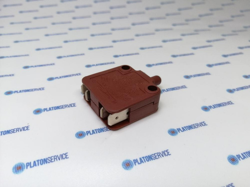 Микровключатель приводится в действие при помощи ручки 250В 16А