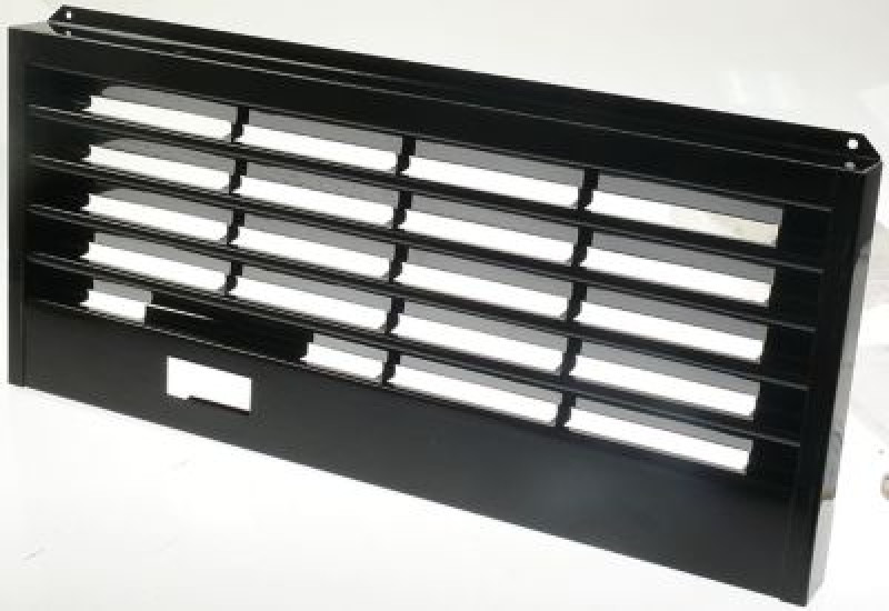 Крышка чёрн. В 45мм Д 620мм Ш 270мм снизу спереди